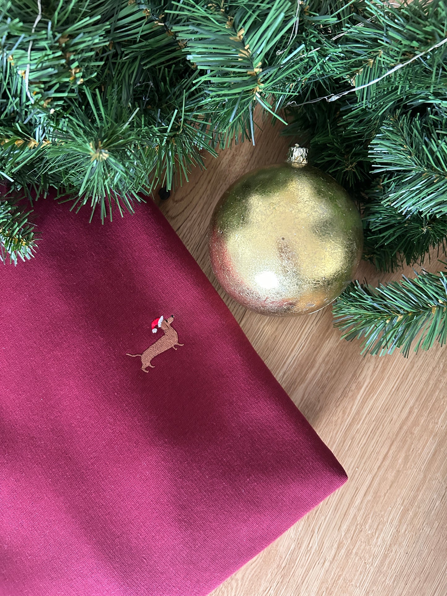 LAGER SALE I Sweatshirt mit Weihnachtsdackel-Stick