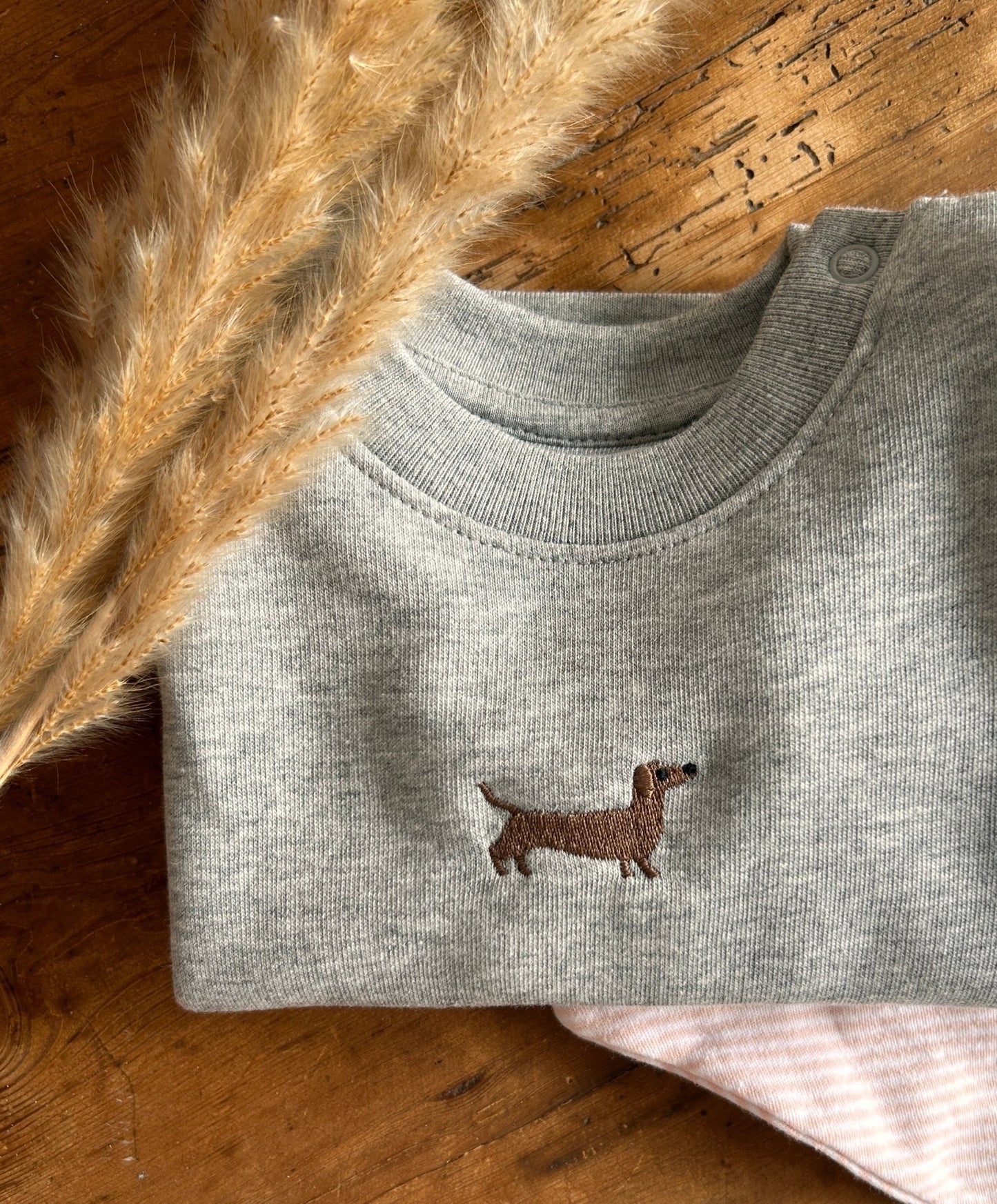 Baby - Sweatshirt mit Dackel - Stick - tierly - Sweatshirt
