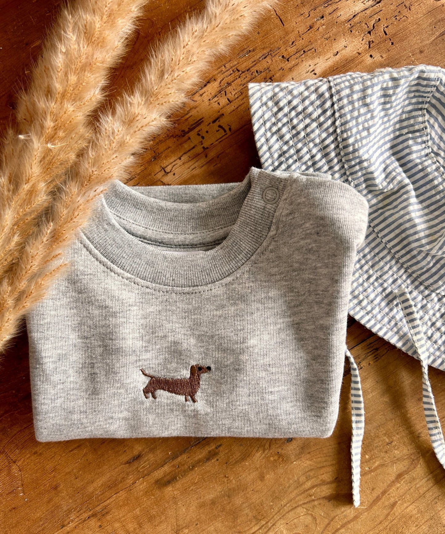 Baby - Sweatshirt mit Dackel - Stick - tierly - Sweatshirt