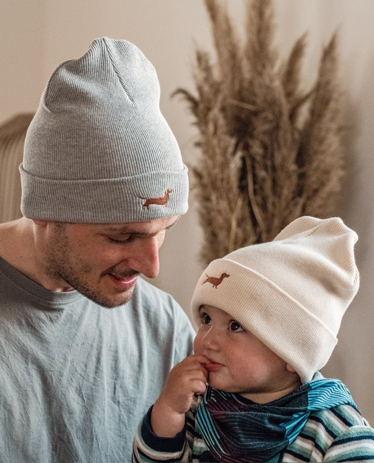Beanie Mütze mit Dackel - Stick - tierly - Shirt