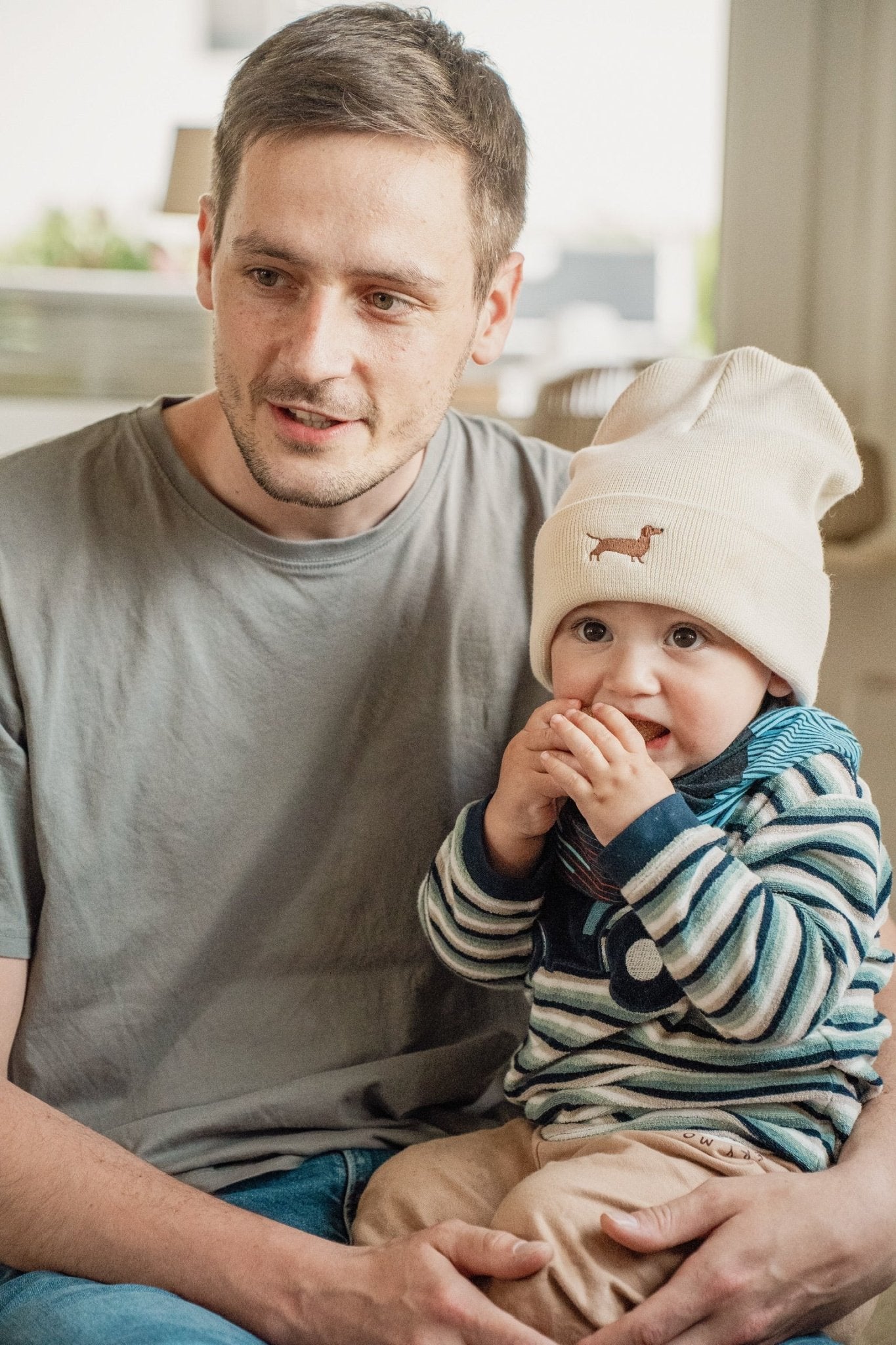 Beanie Mütze mit Dackel - Stick - tierly - Shirt