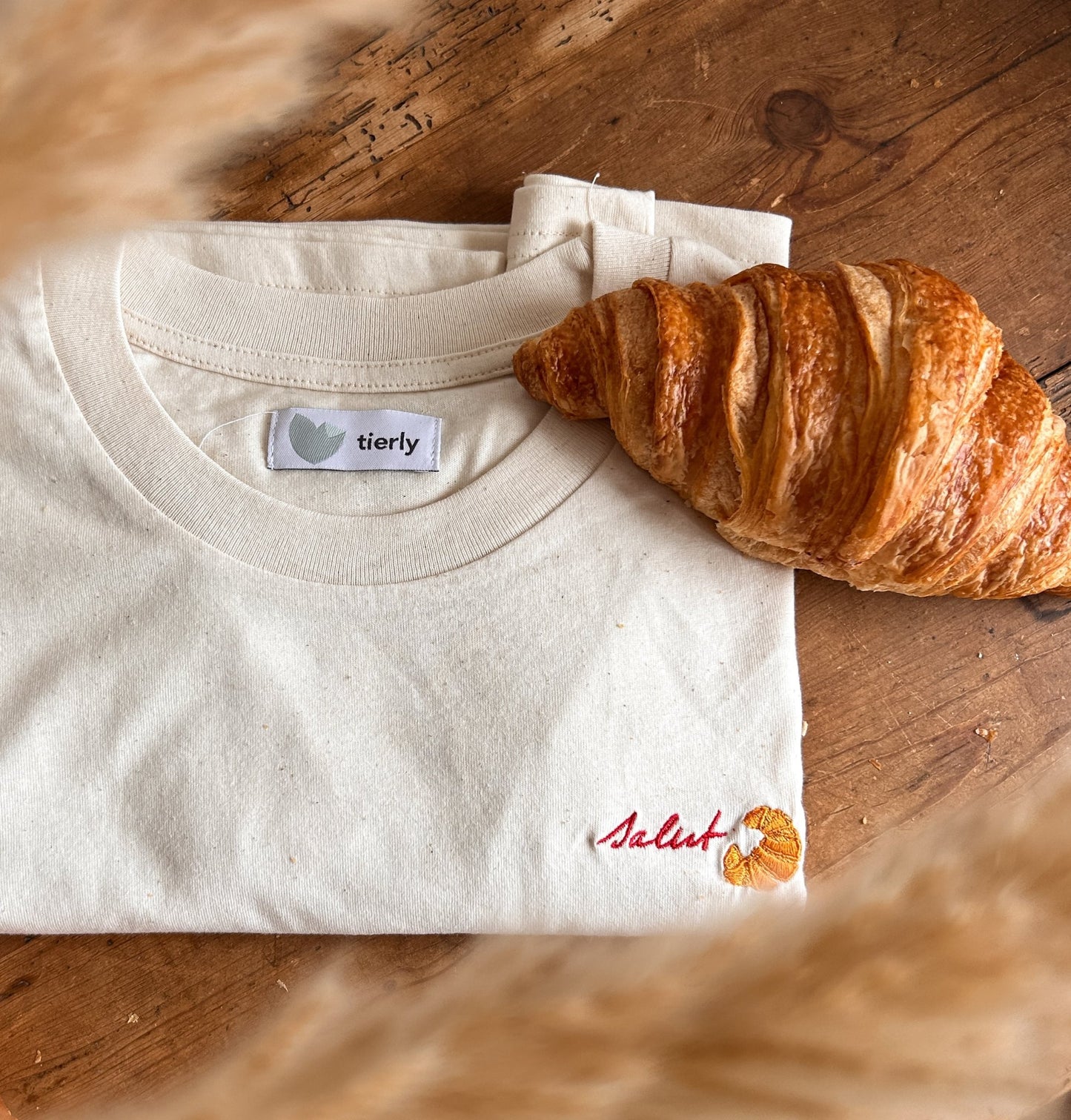 T - Shirt mit salut - Stick - tierly - Shirt