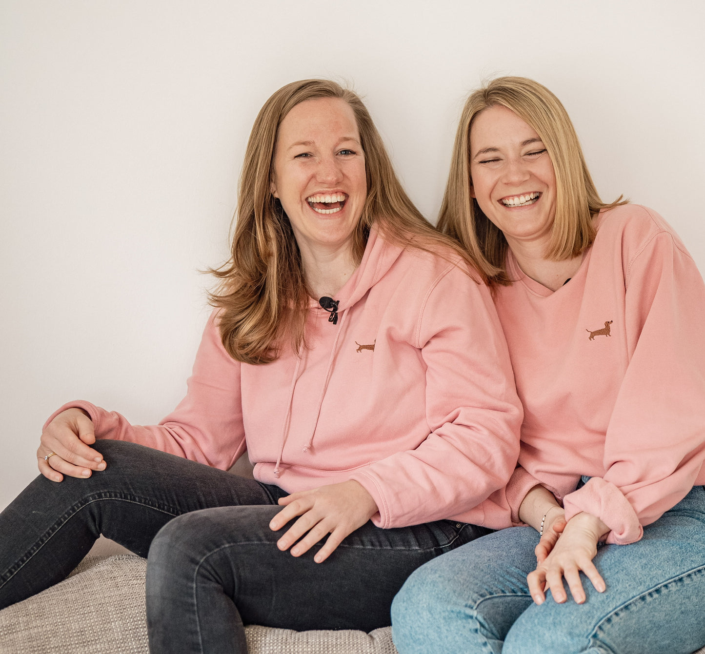 LAGER SALE I Hoodie mit Dackel-Stick